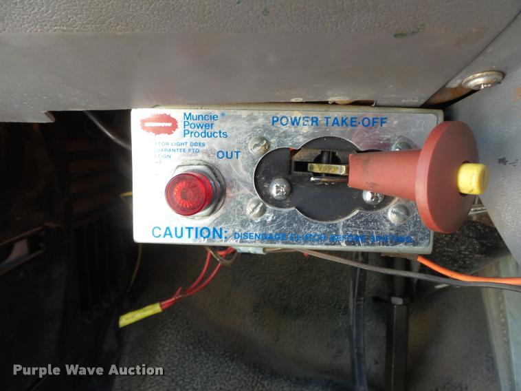 image for item DA2690 1995 Ford F800 Super Duty bucket truck