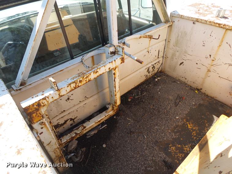 image for item DA2691 1991 Ford F450 bucket truck