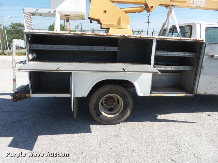 image for item DA2691 1991 Ford F450 bucket truck