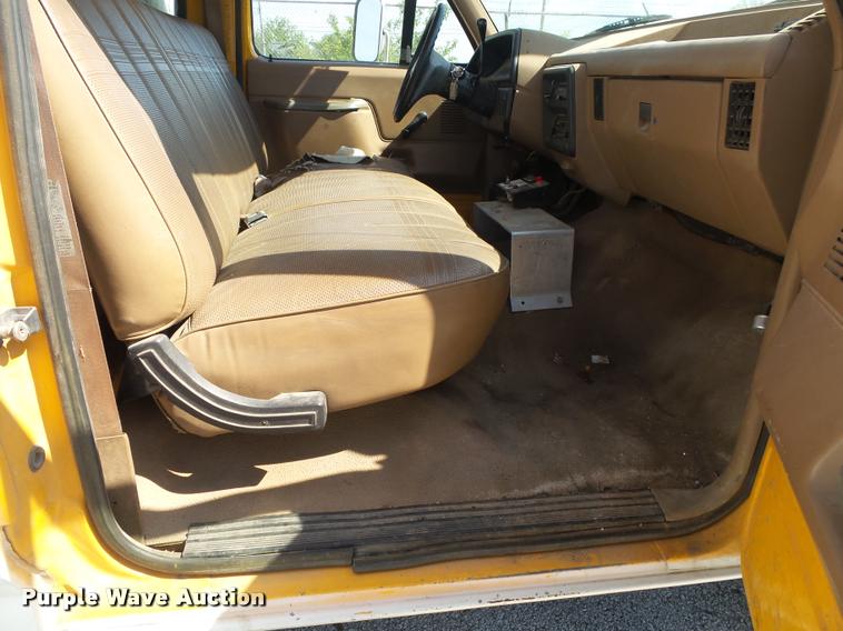 image for item DA2691 1991 Ford F450 bucket truck