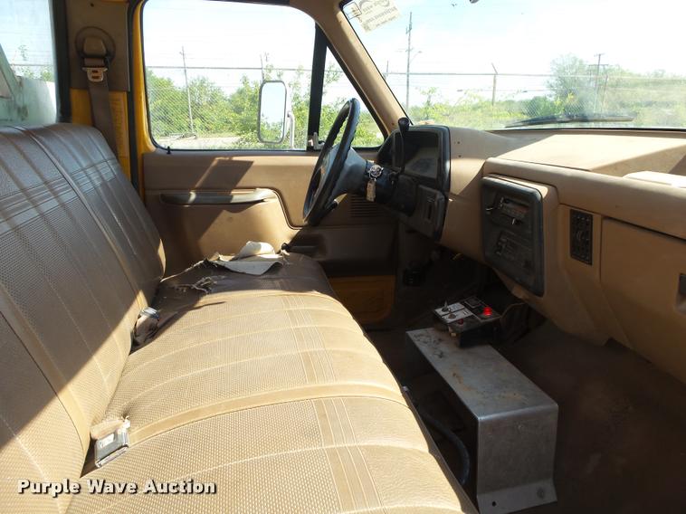 image for item DA2691 1991 Ford F450 bucket truck