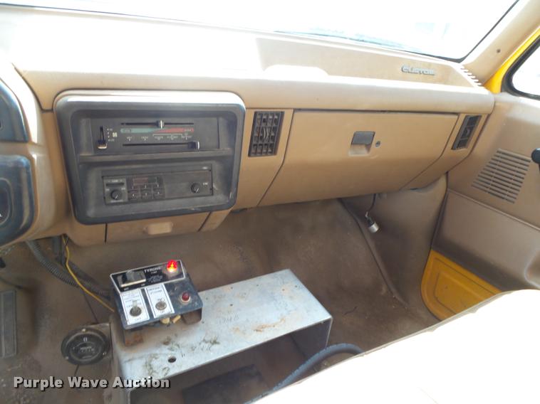 image for item DA2691 1991 Ford F450 bucket truck