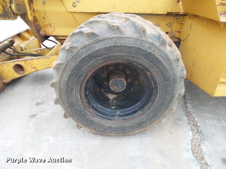 image for item DA2693 1997 Vermeer V4150A trencher