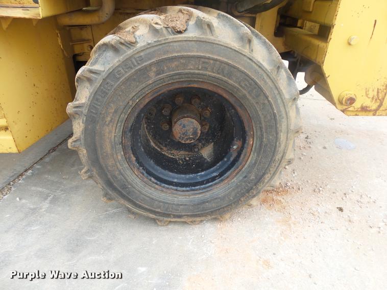 image for item DA2693 1997 Vermeer V4150A trencher