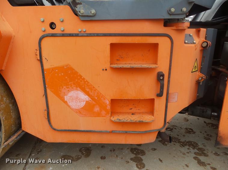 image for item DA2694 Hamm HD90 double drum vibratory roller