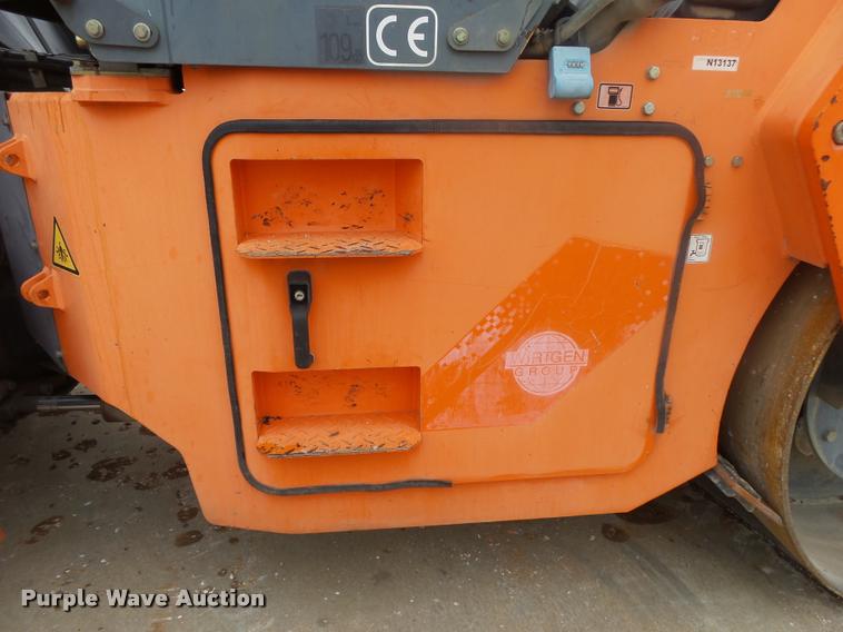 image for item DA2694 Hamm HD90 double drum vibratory roller