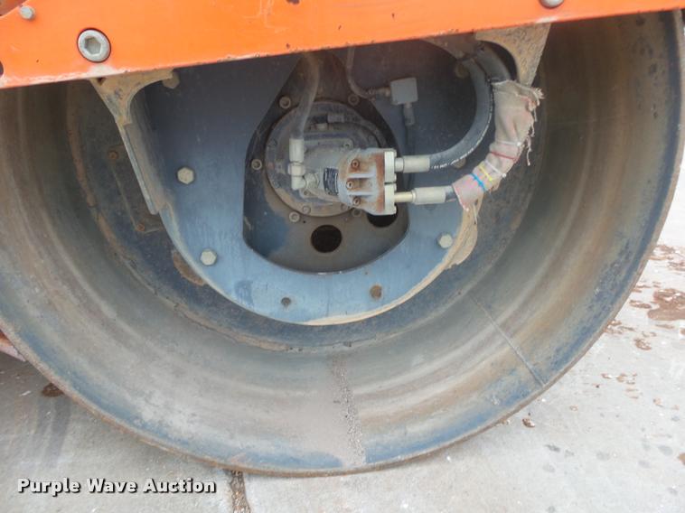 image for item DA2694 Hamm HD90 double drum vibratory roller