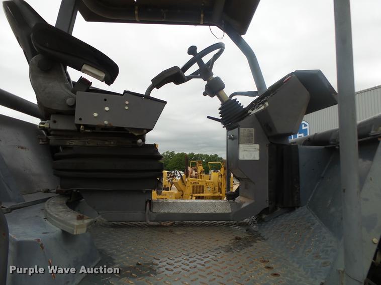 image for item DA2694 Hamm HD90 double drum vibratory roller