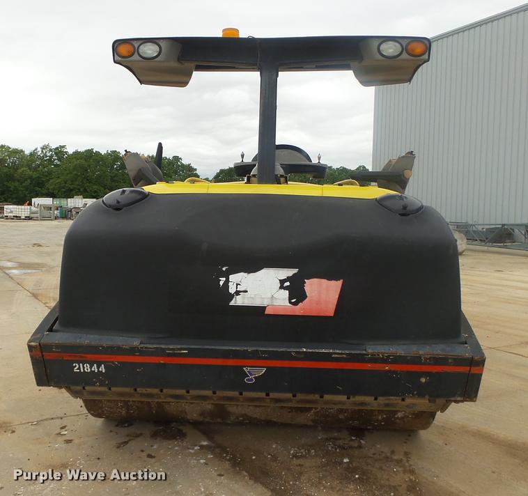 image for item DA2697 Hypac C784 double drum vibratory roller