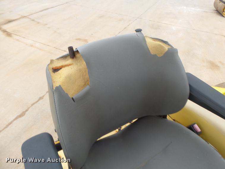 image for item DA2697 Hypac C784 double drum vibratory roller