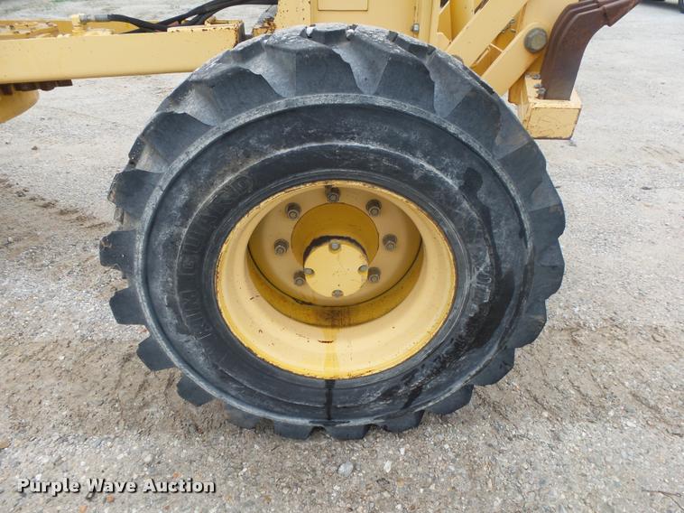 image for item DA2699 New Holland RG80 motor grader