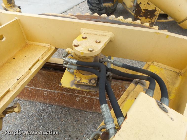 image for item DA2699 New Holland RG80 motor grader