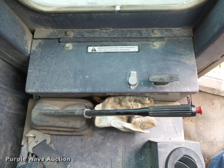 image for item DA2699 New Holland RG80 motor grader