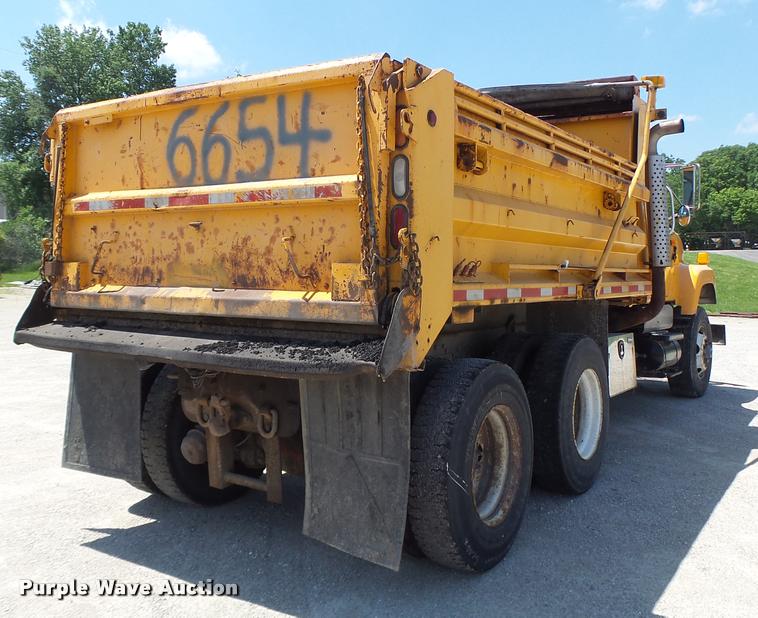 image for item DA3489 2002 International F2554 dump truck