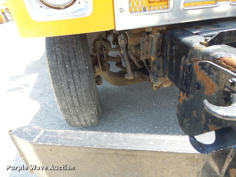 image for item DA3489 2002 International F2554 dump truck