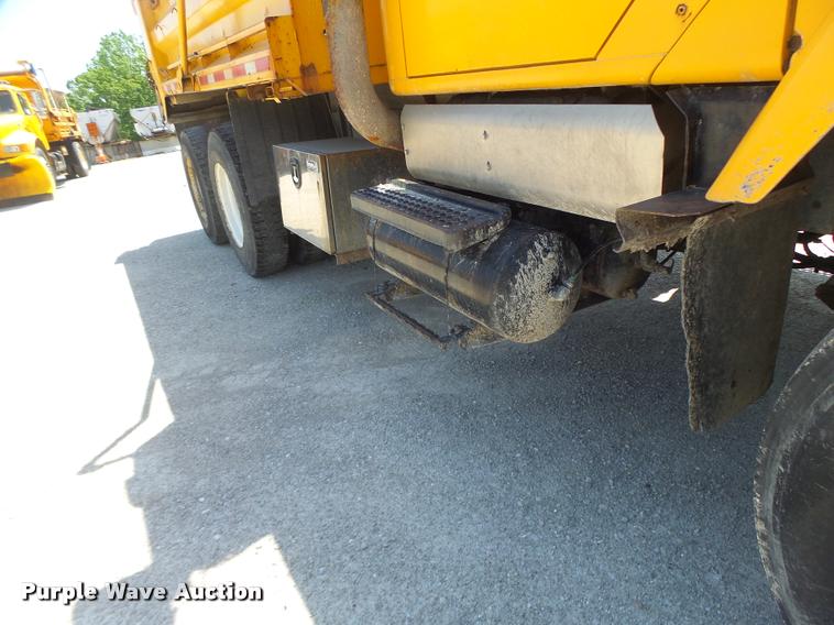 image for item DA3489 2002 International F2554 dump truck