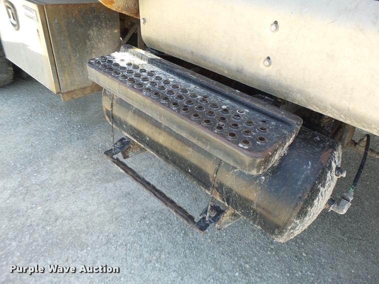 image for item DA3489 2002 International F2554 dump truck