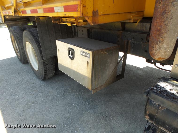 image for item DA3489 2002 International F2554 dump truck
