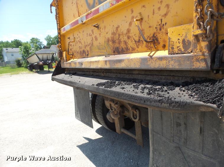 image for item DA3489 2002 International F2554 dump truck