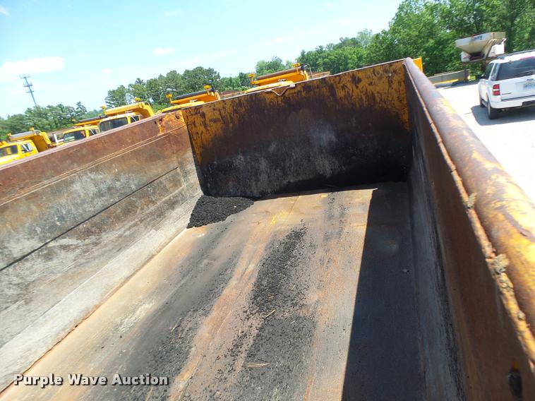 image for item DA3489 2002 International F2554 dump truck