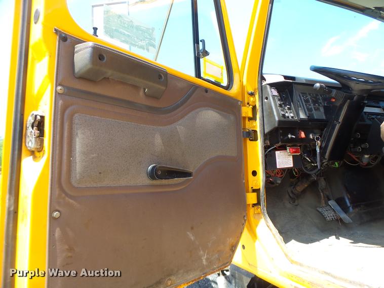 image for item DA3489 2002 International F2554 dump truck