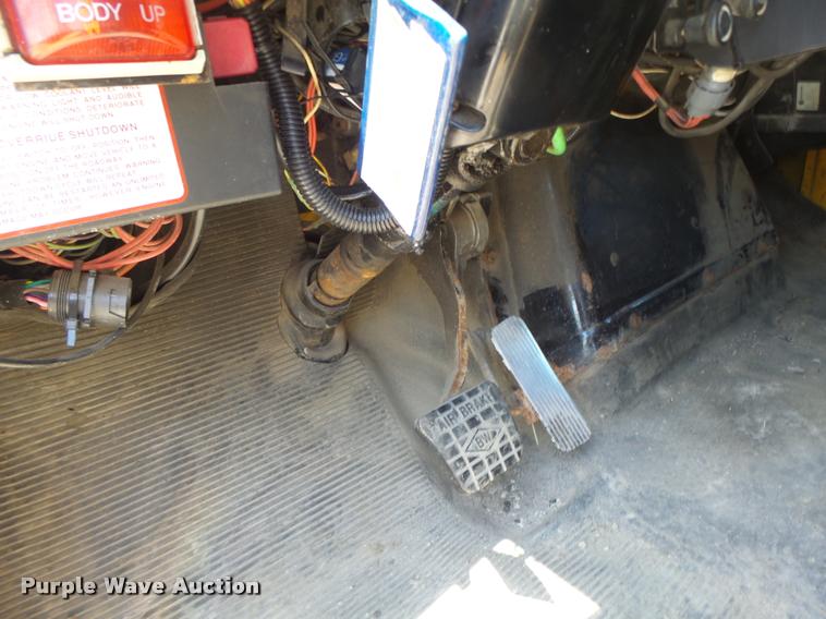 image for item DA3489 2002 International F2554 dump truck