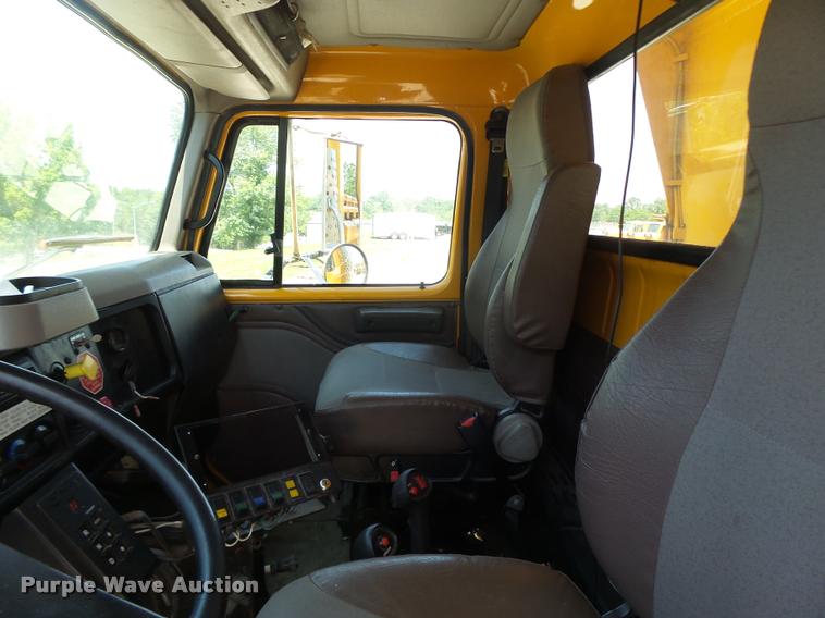 image for item DA3489 2002 International F2554 dump truck