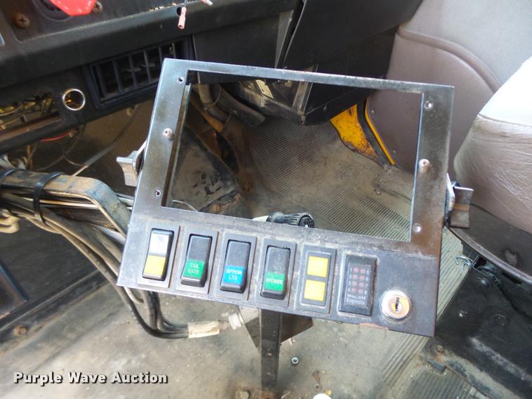 image for item DA3489 2002 International F2554 dump truck