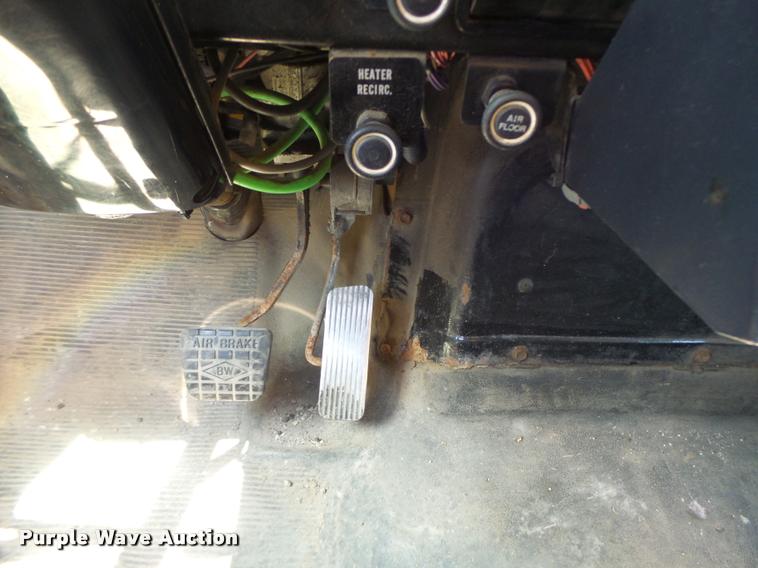 image for item DA3489 2002 International F2554 dump truck