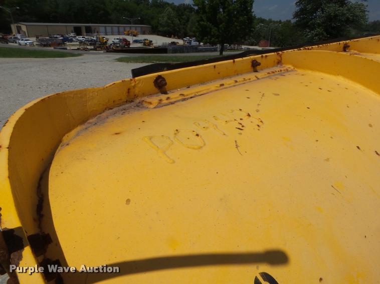 image for item DA3490 2002 International 4900 dump truck