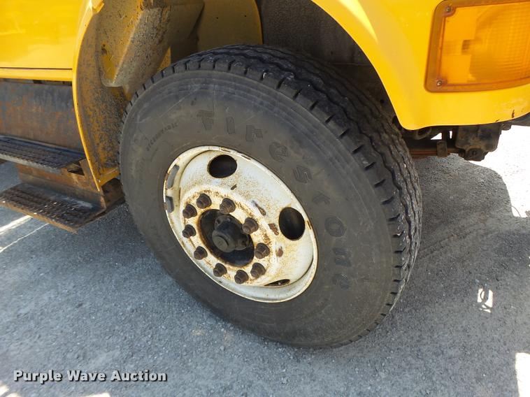 image for item DA3490 2002 International 4900 dump truck