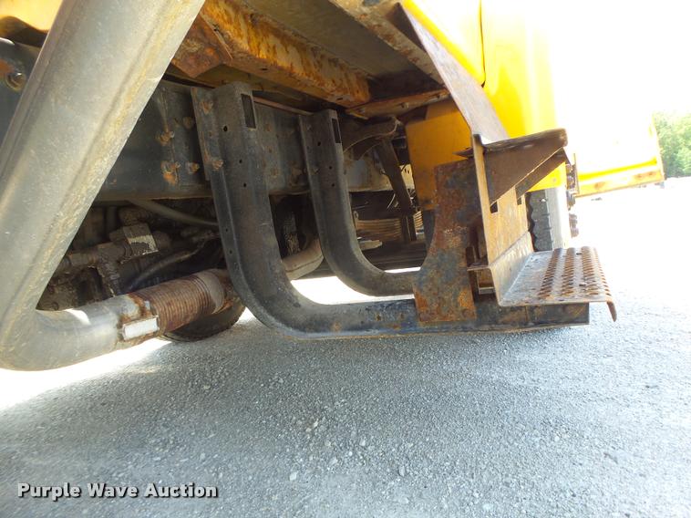 image for item DA3490 2002 International 4900 dump truck