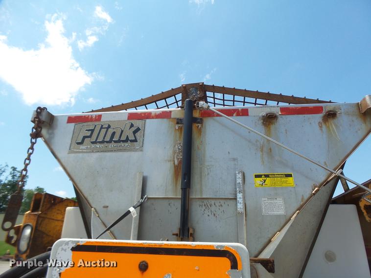 image for item DA3490 2002 International 4900 dump truck