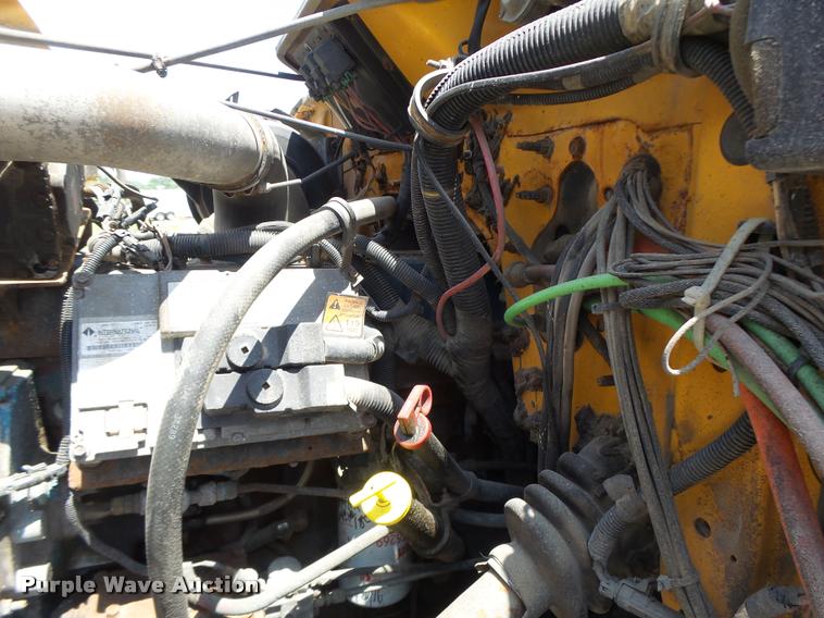 image for item DA3490 2002 International 4900 dump truck