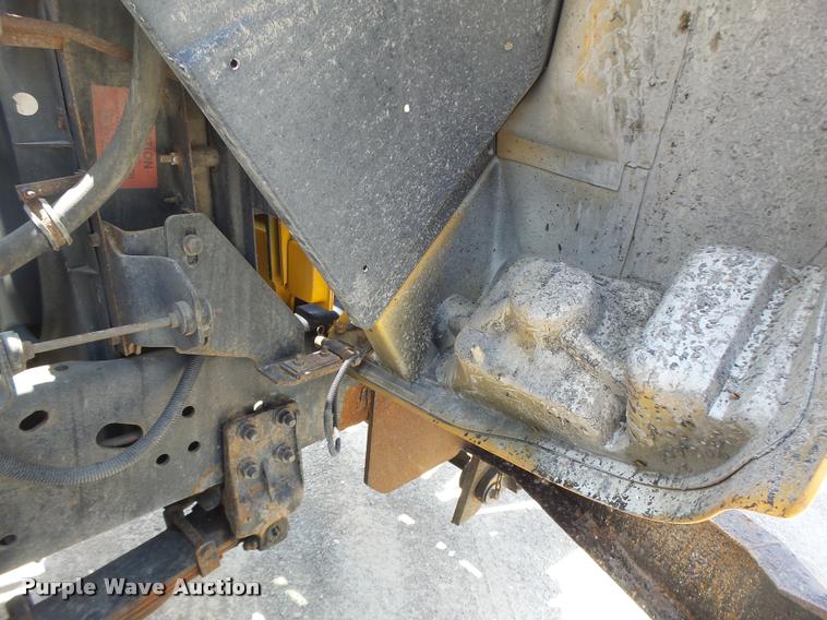 image for item DA3490 2002 International 4900 dump truck