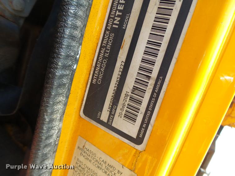 image for item DA3490 2002 International 4900 dump truck