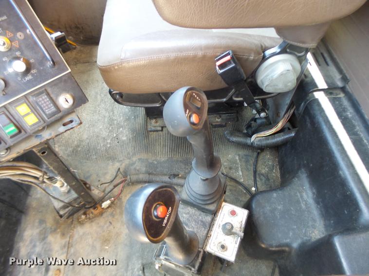 image for item DA3490 2002 International 4900 dump truck