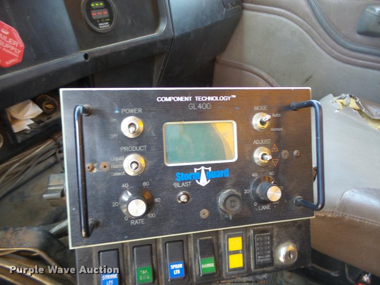 image for item DA3490 2002 International 4900 dump truck