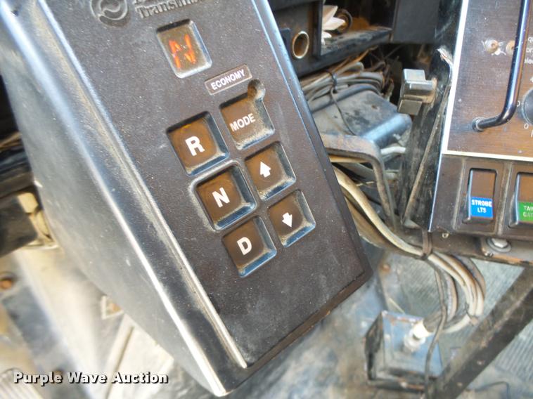 image for item DA3490 2002 International 4900 dump truck