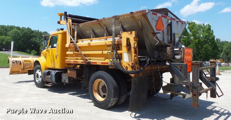 image for item DA3491 2002 International 4900 dump truck