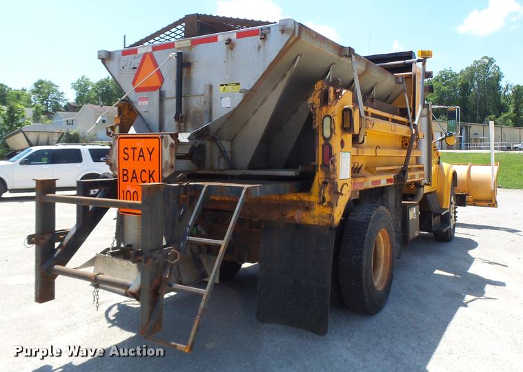 image for item DA3491 2002 International 4900 dump truck