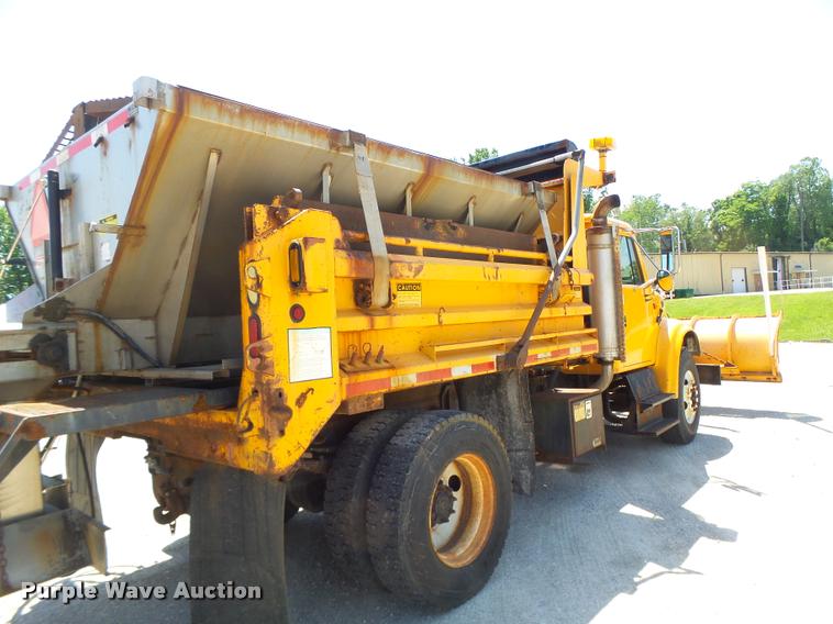 image for item DA3491 2002 International 4900 dump truck