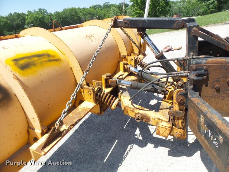 image for item DA3491 2002 International 4900 dump truck