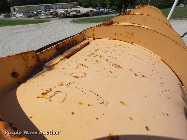 image for item DA3491 2002 International 4900 dump truck