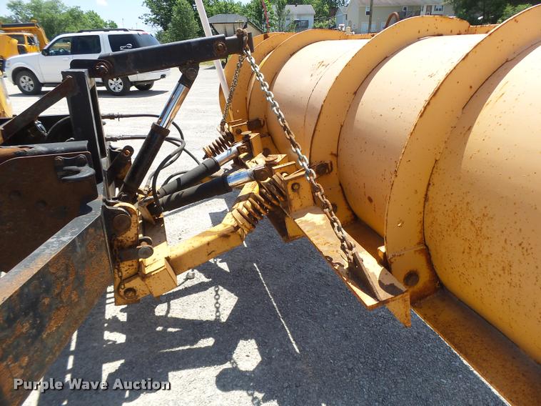 image for item DA3491 2002 International 4900 dump truck