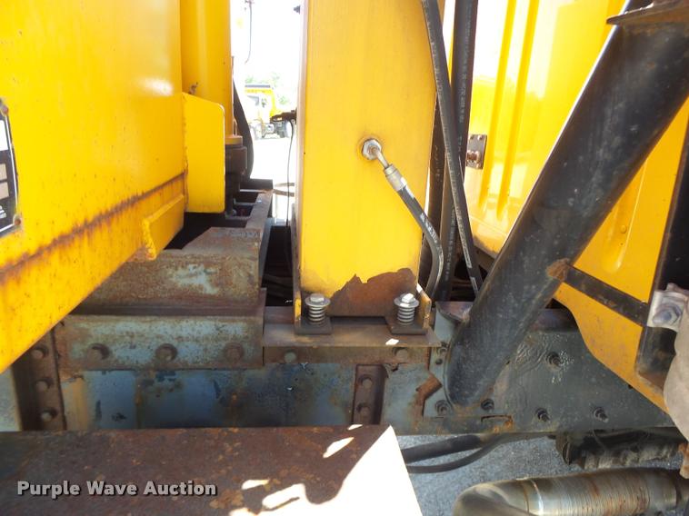 image for item DA3491 2002 International 4900 dump truck