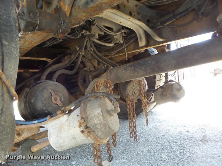 image for item DA3491 2002 International 4900 dump truck