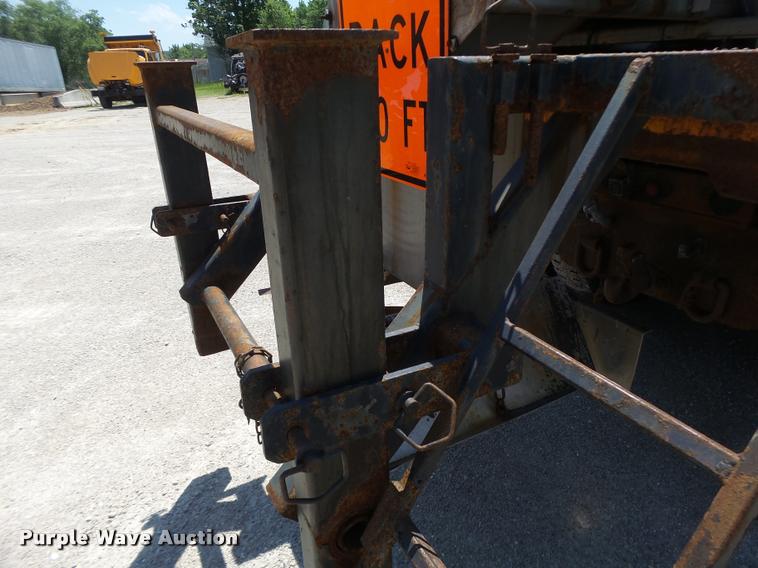 image for item DA3491 2002 International 4900 dump truck