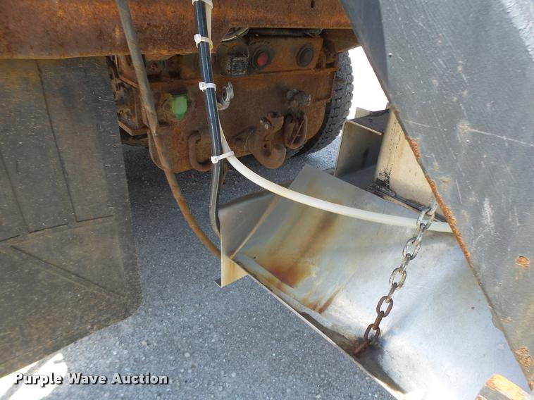 image for item DA3491 2002 International 4900 dump truck