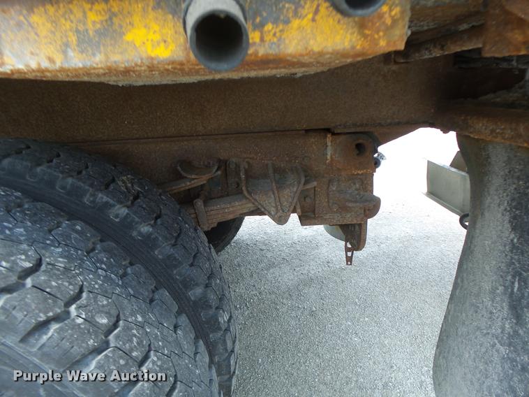 image for item DA3491 2002 International 4900 dump truck